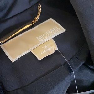 MICHAEL KORS BELTED DOUBLE-BREASTED WATER-RESISTANT COAT NAVY BLUE